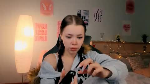 Lara online show from March 7, 8:39 pm