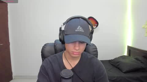 Snapshot of zenhzu chatting on November 9, 11:19 am zenzhu online show from November 9, 11:19 am