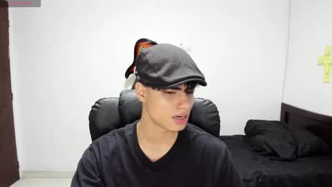 Snapshot of zenhzu chatting on November 22, 12:53 am zenzhu online show from November 22, 12:53 am