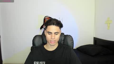 Snapshot of zenhzu chatting on November 25, 1:00 pm zenzhu online show from November 25, 1:00 pm