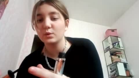 zeniabrossoit online show from April 19, 11:09 am