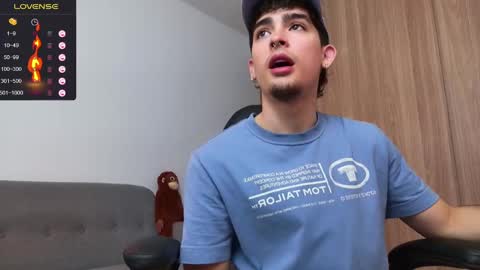 Snapshot of zenn_rush chatting on December 3, 11:44 am Zenn online show from December 3, 11:44 am