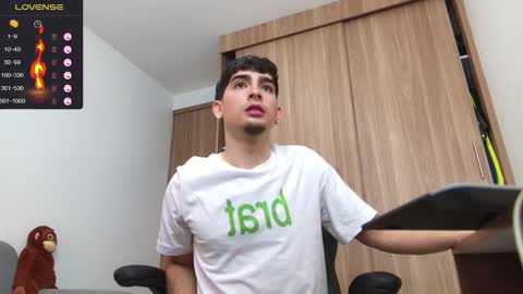 Snapshot of zenn_rush chatting on December 18, 12:07 pm Zenn online show from December 18, 12:07 pm