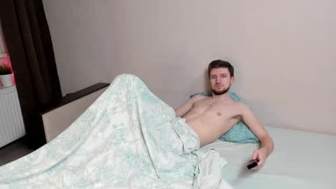 Andrew online show from October 25, 9:09 pm