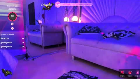    online show from March 9, 9:25 pm