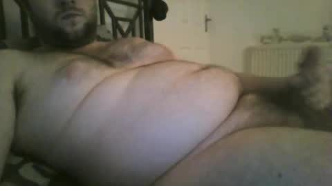 Snapshot of zero0zero123 chatting on April 7, 12:22 am zero0zero123 online show from April 7, 12:22 am