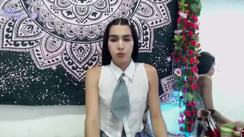 zeus693769 online show from July 1, 9:14 pm