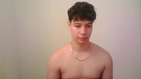 zeus_183 online show from April 18, 2:21 pm