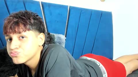 Snapshot of zeusapollofuck chatting on September 26, 9:08 pm zeusapollofuck online show from September 26, 9:08 pm