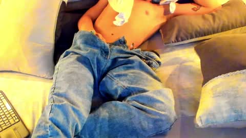 zeus online show from December 5, 3:39 pm