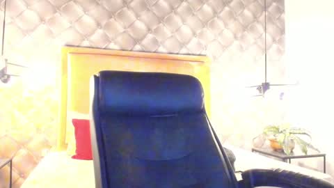 zeus online show from January 24, 11:37 am