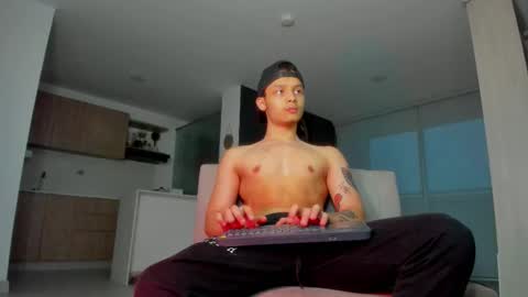 zeus online show from October 14, 10:54 pm