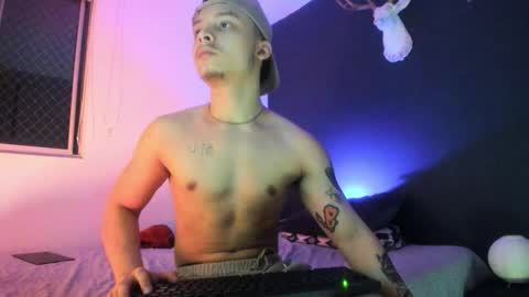 zeus online show from March 4, 12:49 am