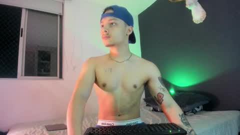 zeus online show from March 11, 1:44 am