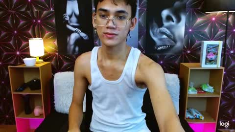 Snapshot of zevierbalte chatting on March 9, 7:56 am zavier skinny asian online show from March 9, 7:56 am