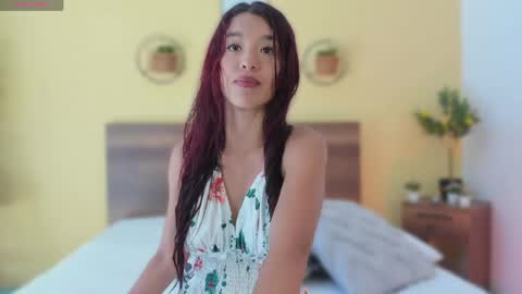 Snapshot of zhafiro_ chatting on May 20, 2:23 pm Zhafi online show from May 20, 2:23 pm