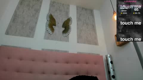 ZHAMIRA  ANDRES online show from March 22, 10:57 pm