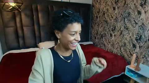 Snapshot of zia_green chatting on May 22, 1:17 pm Zia Green online show from May 22, 1:17 pm
