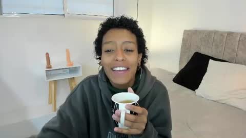 Snapshot of zia_green chatting on June 9, 12:28 pm Zia Green online show from June 9, 12:28 pm