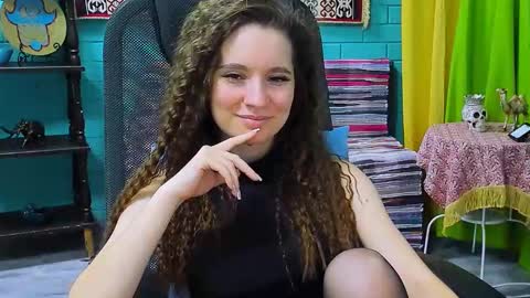 Snapshot of zianichols chatting on February 18, 1:55 pm zianichols online show from February 18, 1:55 pm