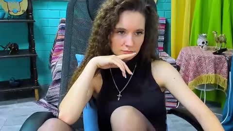 Snapshot of zianichols chatting on February 21, 7:54 pm zianichols online show from February 21, 7:54 pm