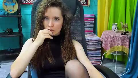 Snapshot of zianichols chatting on February 24, 11:21 am zianichols online show from February 24, 11:21 am