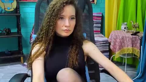 Snapshot of zianichols chatting on February 24, 2:26 pm zianichols online show from February 24, 2:26 pm