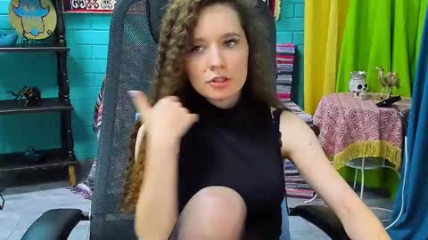 Snapshot of zianichols chatting on February 24, 8:36 pm zianichols online show from February 24, 8:36 pm