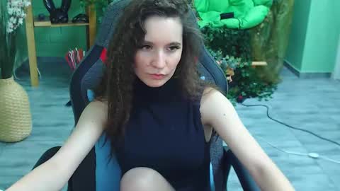 Snapshot of zianichols chatting on February 24, 11:41 pm zianichols online show from February 24, 11:41 pm