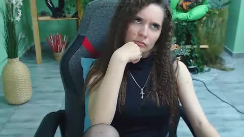 Snapshot of zianichols chatting on February 27, 2:54 pm zianichols online show from February 27, 2:54 pm