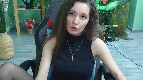 Snapshot of zianichols chatting on February 27, 9:04 pm zianichols online show from February 27, 9:04 pm