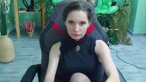 Snapshot of zianichols chatting on March 1, 2:37 am zianichols online show from March 1, 2:37 am