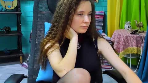 Snapshot of zianichols chatting on March 3, 7:39 pm zianichols online show from March 3, 7:39 pm