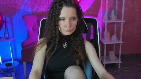 Snapshot of zianichols chatting on March 6, 10:41 am zianichols online show from March 6, 10:41 am