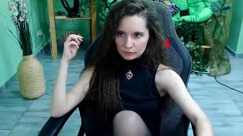 Snapshot of zianichols chatting on March 12, 12:31 am zianichols online show from March 12, 12:31 am