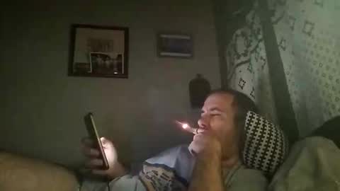 Snapshot of zigor13 chatting on February 15, 1:24 am zigor13 online show from February 15, 1:24 am