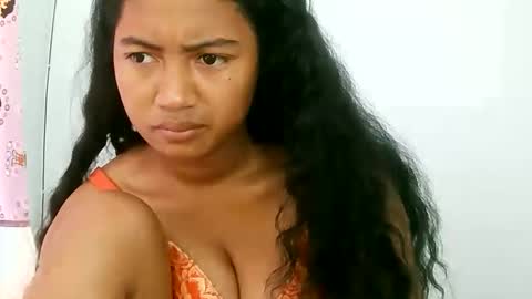 elly online show from April 22, 5:21 am