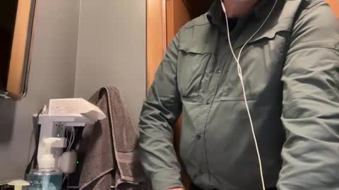 Snapshot of zinger283069 chatting on November 6, 10:10 pm zinger283069 online show from November 6, 10:10 pm