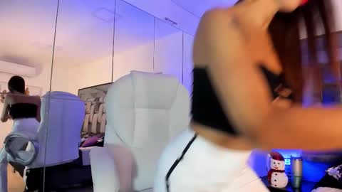 Snapshot of zinnia_mosley chatting on December 2, 11:37 am Nia online show from December 2, 11:37 am