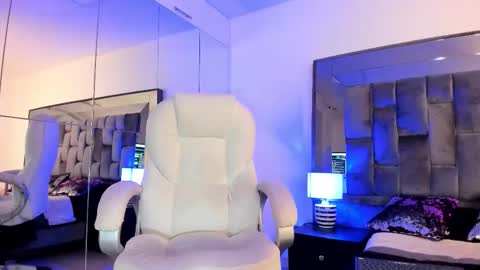 Nia  online show from February 6, 11:35 am