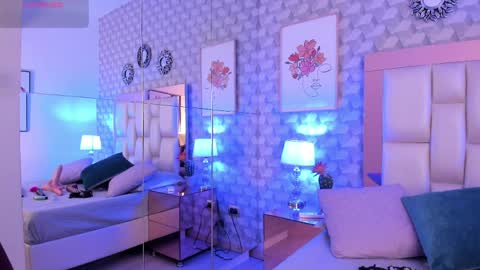 Nia  online show from March 25, 11:27 am