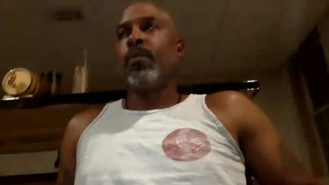 Snapshot of zionlion22 chatting on September 25, 3:32 am zionlion22 online show from September 25, 3:32 am