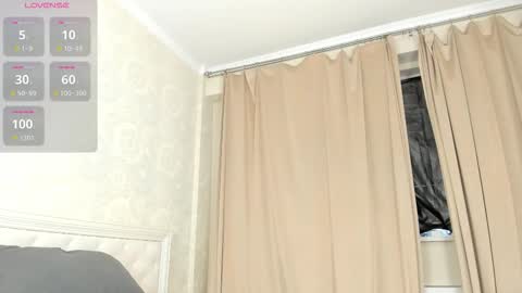 zirael_swan online show from February 20, 2:52 am