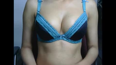 Snapshot of ziyaa_1 chatting on November 6, 3:51 am Ziyaa online show from November 6, 3:51 am