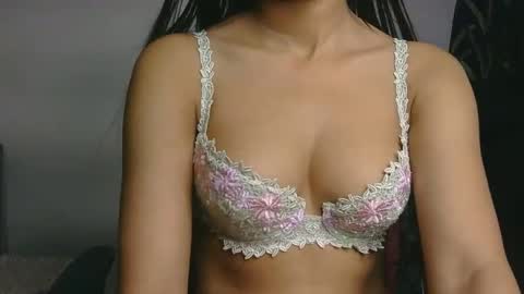 Snapshot of ziyaa_1 chatting on November 19, 4:01 am Ziyaa online show from November 19, 4:01 am