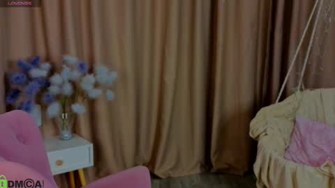 Zlata  Mon Tue Thu Fri Sun Sa GMT 3 0000pm - 0600pm  online show from November 17, 10:04 pm