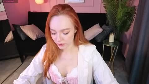 Snapshot of zlata_az chatting on April 4, 1:30 pm Zlata online show from April 4, 1:30 pm