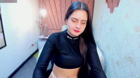 ZOE TAYLOR online show from April 17, 11:57 am