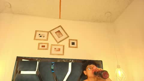 Zoe and dylan  online show from December 1, 12:32 pm