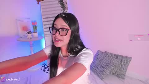 Snapshot of zoe_blake18 chatting on October 22, 2:34 am Zoe online show from October 22, 2:34 am